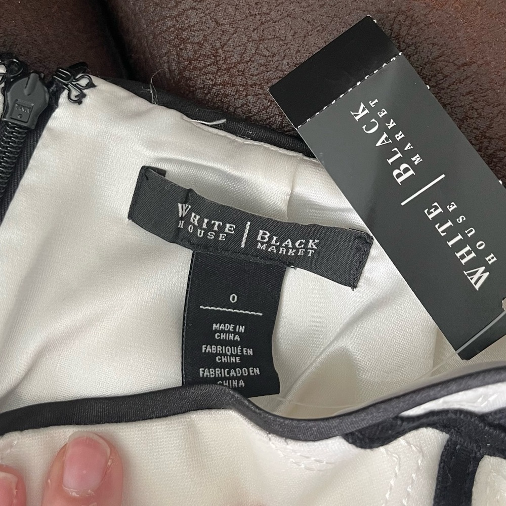NWT Skirt white and Black, from white and Black Market,size 0